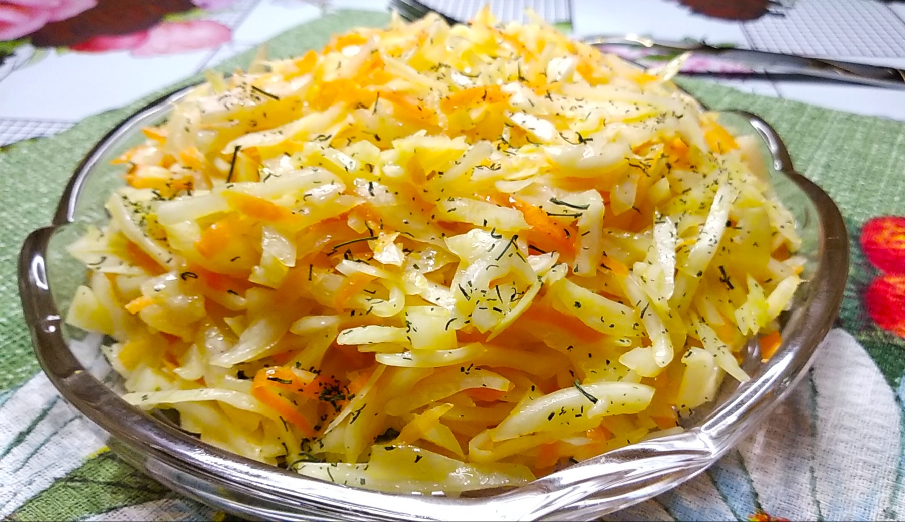 Салат из капусты. Хит советских столовых! Два секрета приготовления. смотреть онлайн