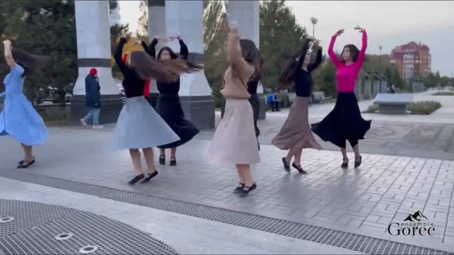 Чеченский лирический танец от наших горянок. Г.Астрахань. ШКТ «Горец» 2022г смотреть онлайн