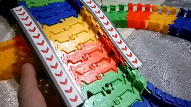 Видеообзор на гибкий-авто-трек 1toy "Большое путеществие" 128 дет. смотреть онлайн