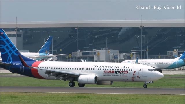 Plane Spotting at Jakarta International Soekarno Hatta Airport Indonesia смотреть онлайн