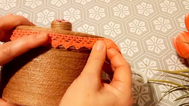 Кругла коробочка,задекорована джутом. смотреть онлайн