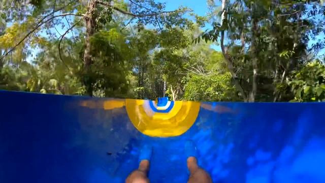 World's Longest Waterslide at Escape Theme Park in Malaysia (1.1km) смотреть онлайн
