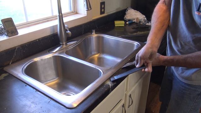 How to Take out Sink Without Damaging the Countertop | How to Remove a Sink