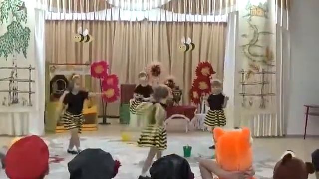 Танец "Пчелок" смотреть онлайн