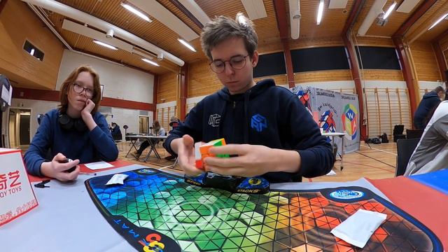 Rubik’s Cube 3.66 European Record Single! смотреть онлайн