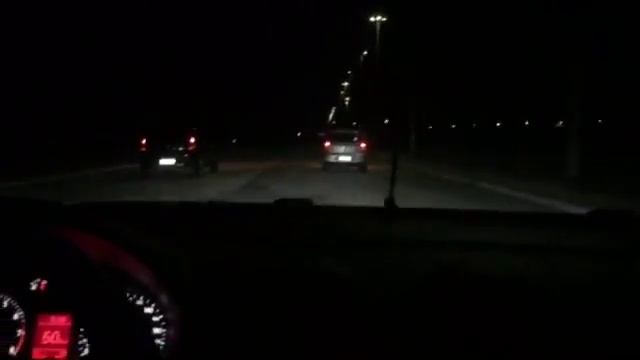 VW - Fox 1.6 2004 vs Renault Sandero 1.6 @ Velosendas смотреть онлайн