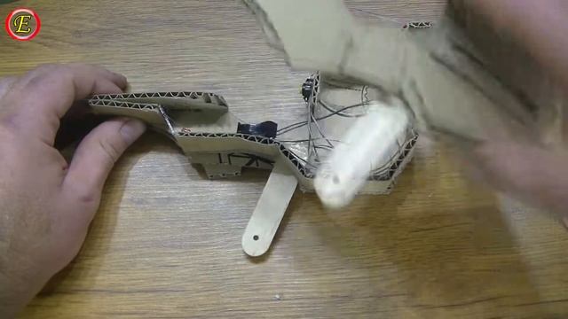 Гоночный мотоцикл из картона / Racing motorcycle made of cardboard смотреть онлайн