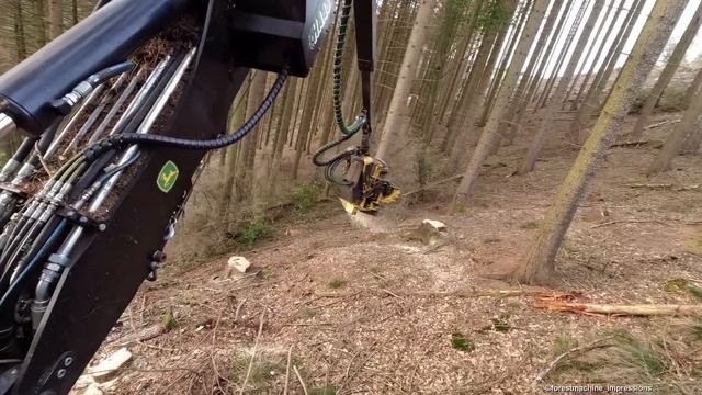 🎄 John Deere 1470G *on Winch* • HAAS Winch • Harvester Im Steilhang • Traktionswinde • Logging 🎄