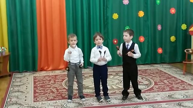 Спарташа (4 года 11 мес) на жестовом языке поздравляет девочек. С субтитрами смотреть онлайн