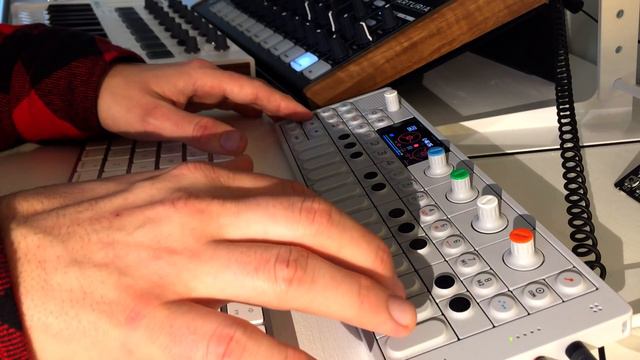 Beatmaking on Arturia Drumbrute and OP-1. Creating a hiphop beat смотреть онлайн