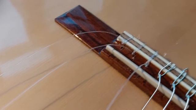 Плотность посадки порожка в бридж классической гитары смотреть онлайн