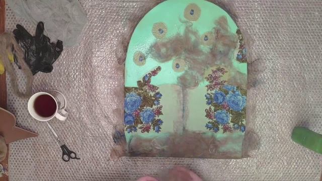 Валяю шапочку-бини декорированную фрагментами павловопосадских платков. Часть 1. смотреть онлайн
