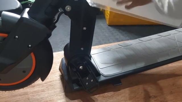 Kugoo M2 Pro (Lenovo M2 2020) Unboxing And Assembly | An Improved Xiaomi Mijia M365