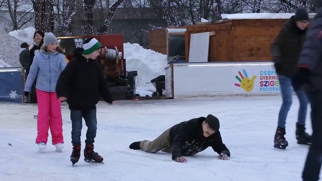 Old Man Ice Skating Prank PART 1 / Backflip on ice / Acroice смотреть онлайн