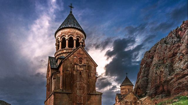 Rafael Tunyan / Noravanqi Momern Рафаэль Тунян / Нораванки момере