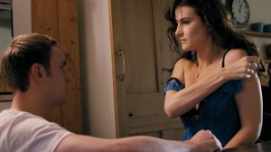 Ей 40 а Ему 18 | Парень влюбился в свою горничную | Краткий Пересказ Фильма