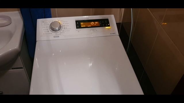 HOW TO CLEAN YOUR WASHING MACHINE AND FILTER - ELECTROLUX смотреть онлайн
