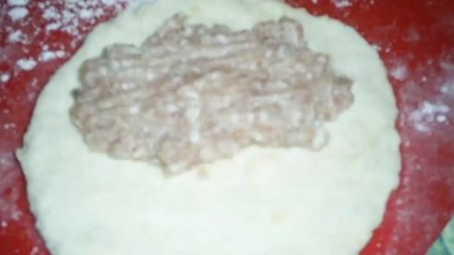 Когда попробовала эти пирожки у соседки, так сразу за кефиром и побежала!Просто прелесть смотреть онлайн