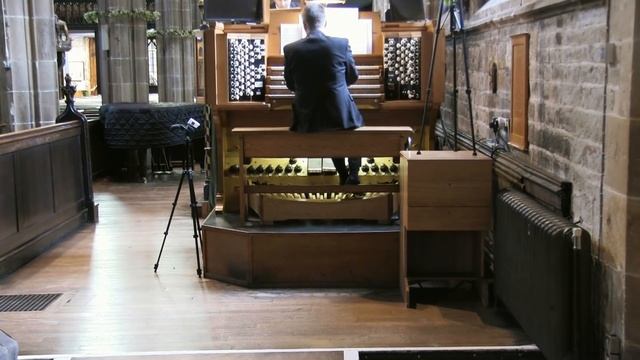 BACH - PRELUDE & FUGUE IN A MINOR BWV 543 - ORGANIST JONATHAN SCOTT - CHESTERFIELD PARISH CHURCH смотреть онлайн