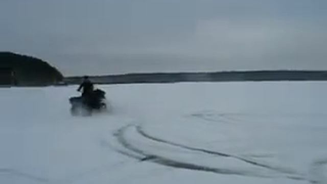 Лед на квадре.mpg смотреть онлайн