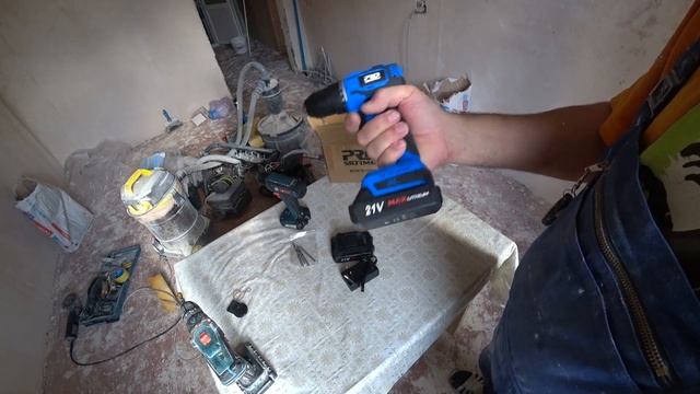 Недорогой компактный и мощный бесщеточный шуруповерт смотреть онлайн