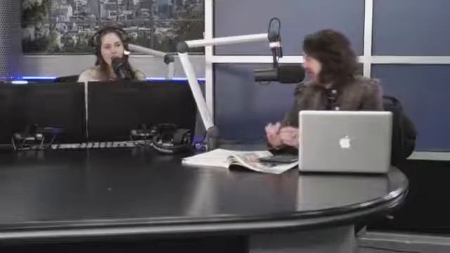 AMERICAN ENGLISH - AIRPORT/