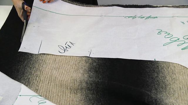 Однослойное пальто для ленивых своими руками. Как сделать простую выкройку пальто на ткани? Часть 2 смотреть онлайн