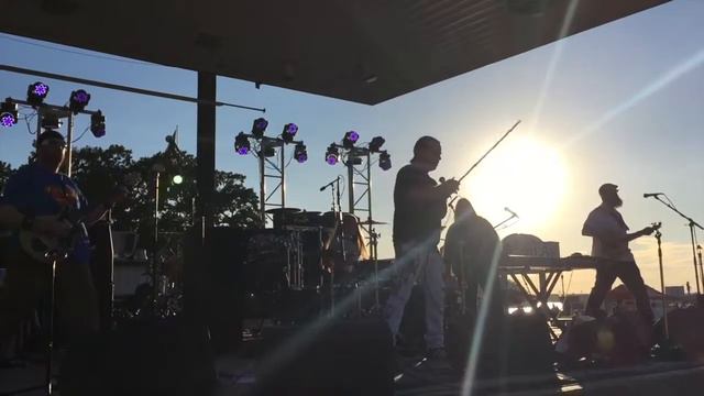 Rock You Intro, Tie Your Mother Down, Another One Bites The Dust - Alan Morphew and Rock ala Carte смотреть онлайн