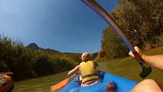 Спуск по реке на каяках смотреть онлайн