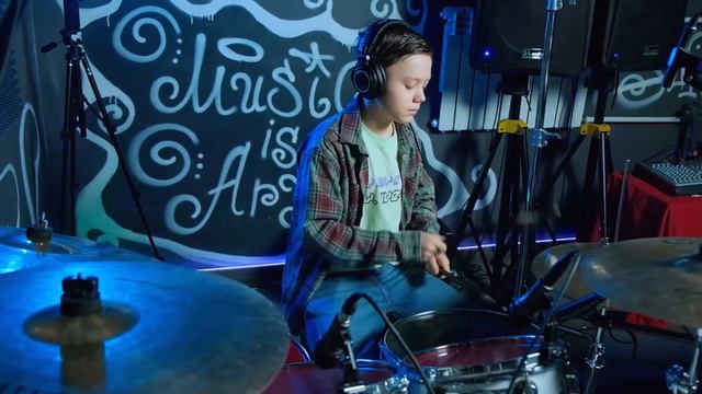 Тимофей Быстров - Bones (cover) смотреть онлайн