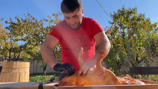 Редкий Вьетнамский кабан приготовленный в Тандыре! Зажарил Целую Свинью смотреть онлайн