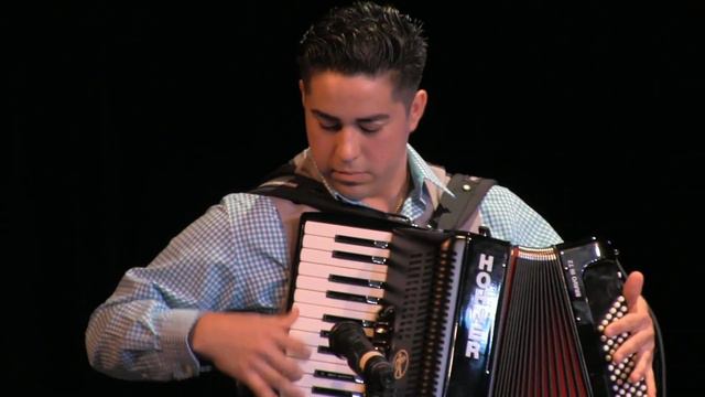 Enrique Espinosa - Piano Accordion смотреть онлайн