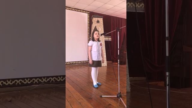 Страна читающая -  Ясмина Омарова читает произведение 