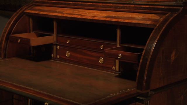 Rolltop Desk by David Roentgen: Animation смотреть онлайн