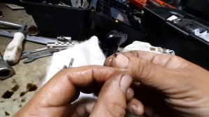 LADA GRANTA FL Замена уплотнительного кольца на маслоприемнике снимаем масляный поддон двигателя