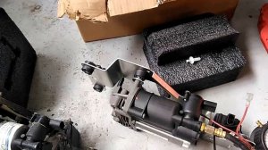 компрессор пневмоподвески.