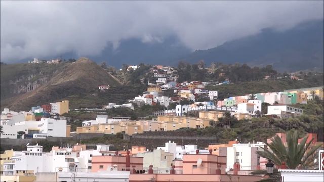 Exploring Santa Cruz, La Palma, Spain смотреть онлайн