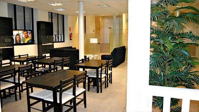 Albergue Hostel Entresueños, Logroño, La Rioja - Camino Francés смотреть онлайн