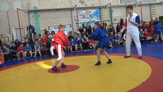 Литвинчук Дима - Решетнюк Егор. - 40 кг. Чемпионат КДЮСШ-14 по самбо . 25 февраля 2018. смотреть онлайн