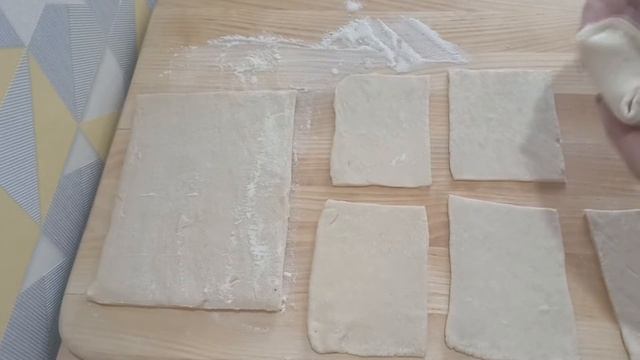 Быстрая Выпечка из Слоёного теста Ватрушка с Творогом смотреть онлайн