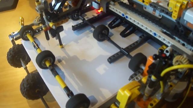 LeKo copying machine - official Trailer - Lego Mindstorms NXT and Java / leJos смотреть онлайн