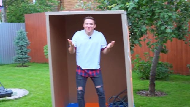 Кто Последний Покинет Картонный Дом Челлендж! смотреть онлайн