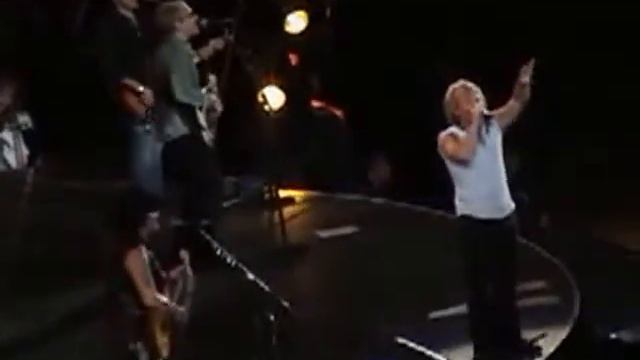 Bon Jovi - I am - Giants Stadium - 29-07-2006 смотреть онлайн