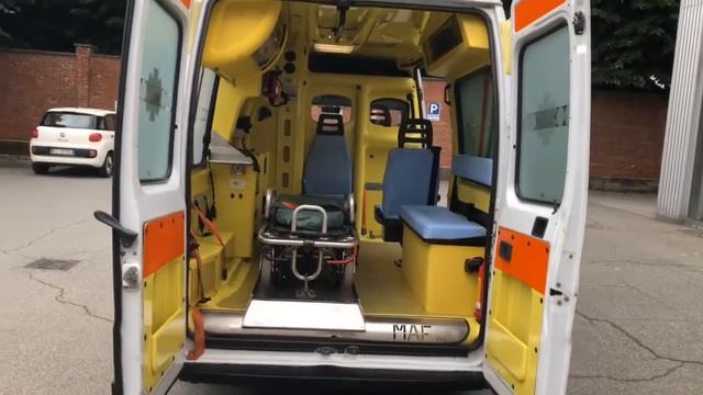Fiat Ducato 244 2.8D 127cv Furgone allestimento Ambulanza смотреть онлайн
