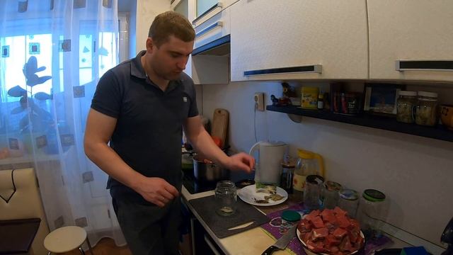 Вкусная домашняя тушенка из лосятины, говядины и свинины. смотреть онлайн