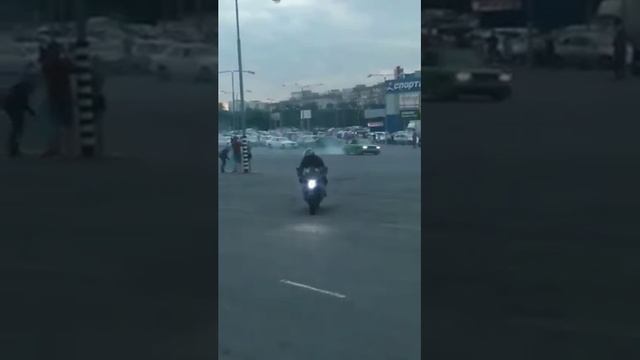 Дрифт Днепр, возле каравана с мотоциклом смотреть онлайн
