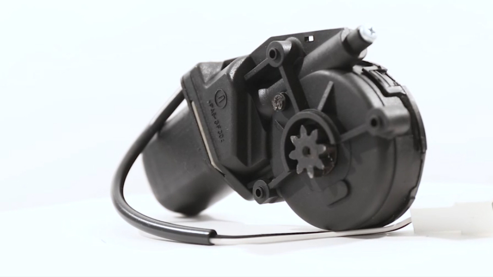 Моторедуктор стеклоподъемника левый ПТ068.11.000 (24 В) смотреть онлайн