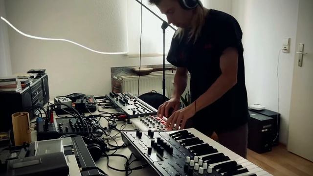 Korg Wavestate + Elektrons Glitch/Breaks - Octatrack+Digitone+Modelsamples+Wavestate - Freqhorserid смотреть онлайн