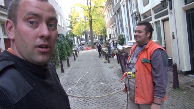 Поднимаем балки на 3-й этаж, Амстердам: какой ужас творится в Голландии смотреть онлайн