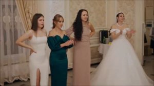 Ржачный танец подружки РАЗБОМБИЛ СВАДЬБУ..mp4